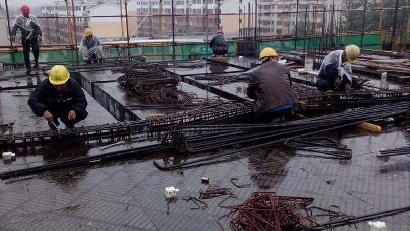 城市高架桥劳务分包报价解析：关键因素与决策要点